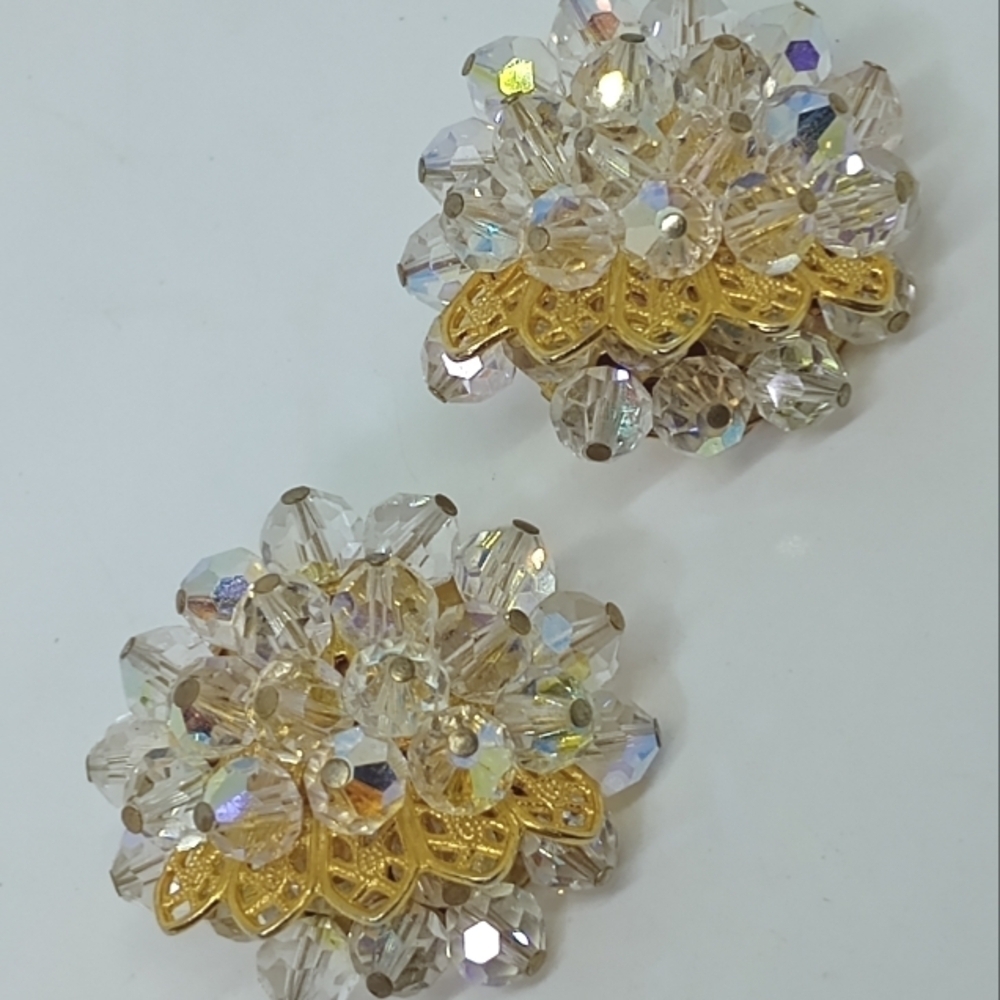 * vintage Laguna AB crystal cluster gold tone clip on earrings - Picture 2 of 7